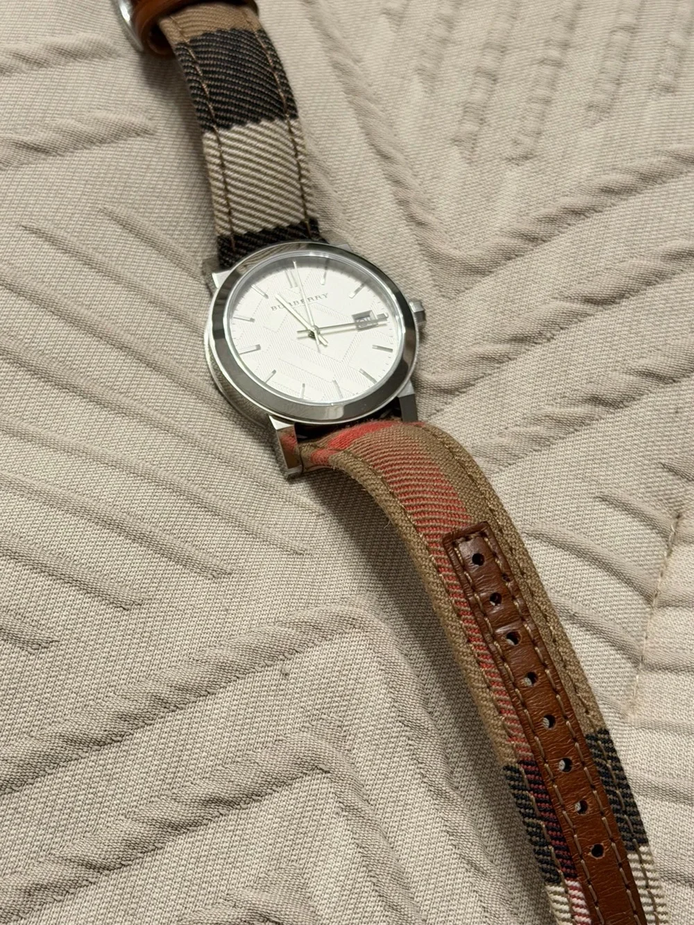 Burberry authentic wristwatch